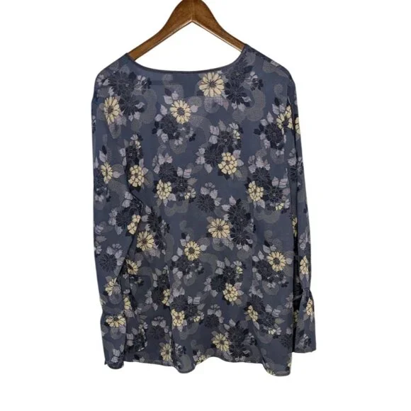 Venezia Women's Floral Blue Bell Sleeve Blouse Top 18/20 XL plus size Blue V-nec - Picture 2 of 5